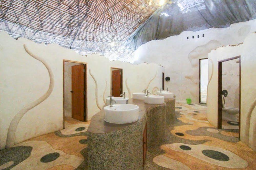 Отель Naidee Sculptured Huts Хуа Хин Экстерьер фото